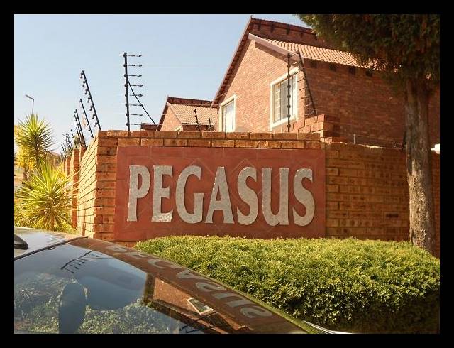 2 BEDROOM PROPERTY TO RENT IN RANDBURG CENTRAL